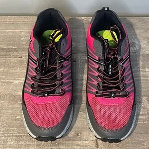 FILA Evergrand TR 21 Size 8 Hot Pink Black Running Tennis Sneaker